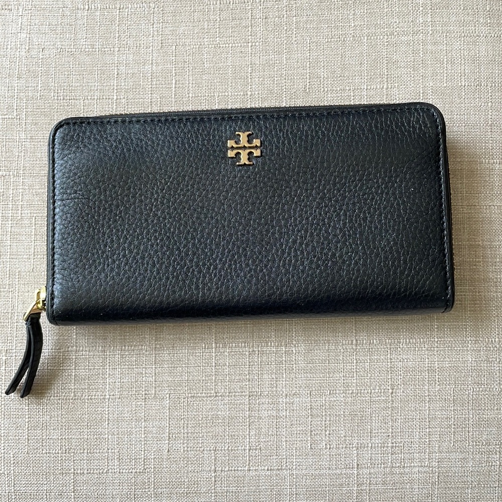 Tory Burch black pebble wallet